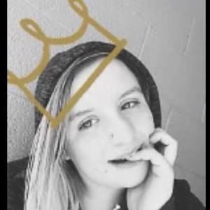 Meet your Posher, Makayla